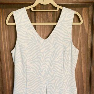 Tyler Boe' Dress Very Comforable!  Size Medium